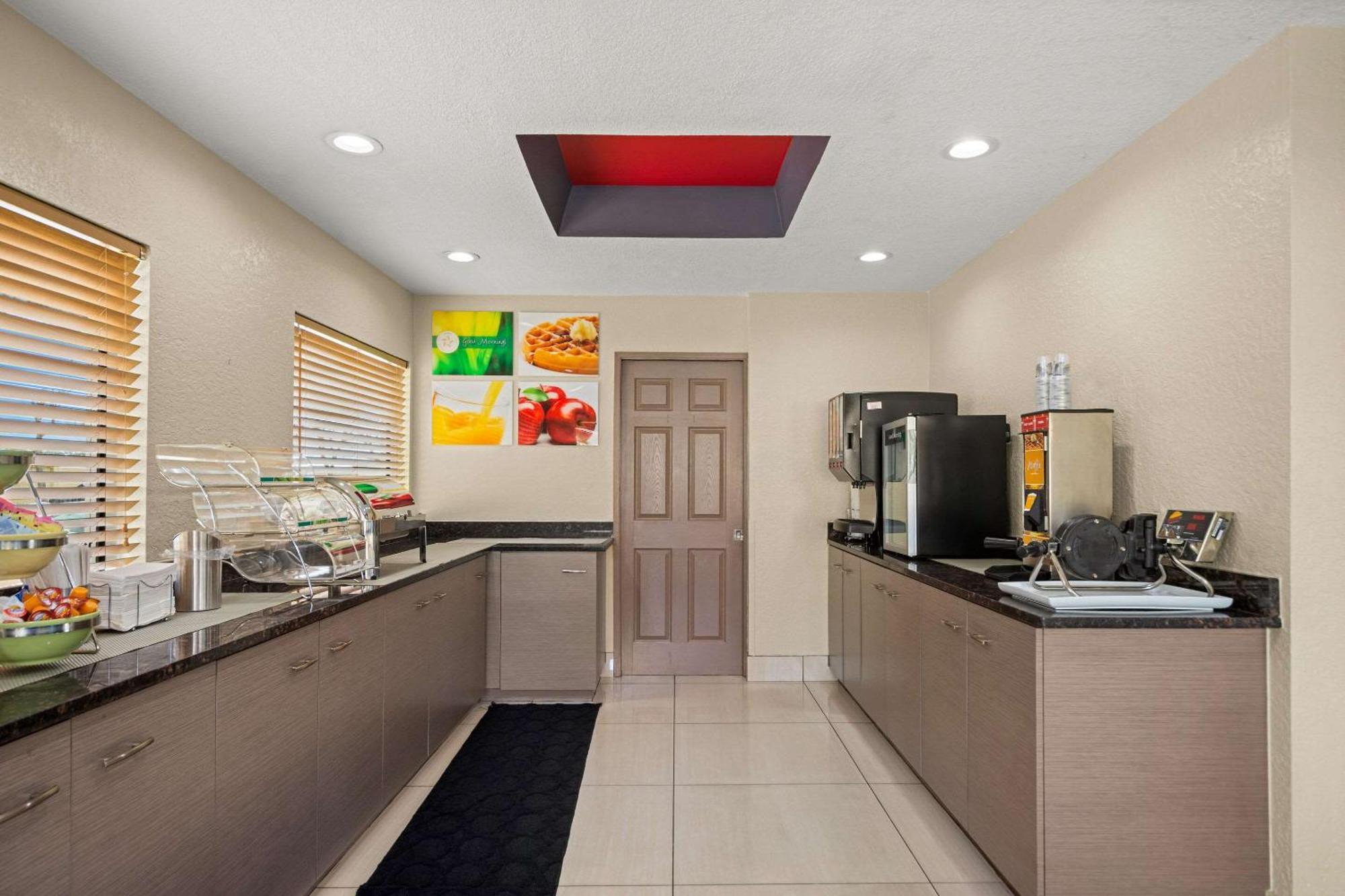 Quality Inn Sarasota I-75 Vamo Buitenkant foto