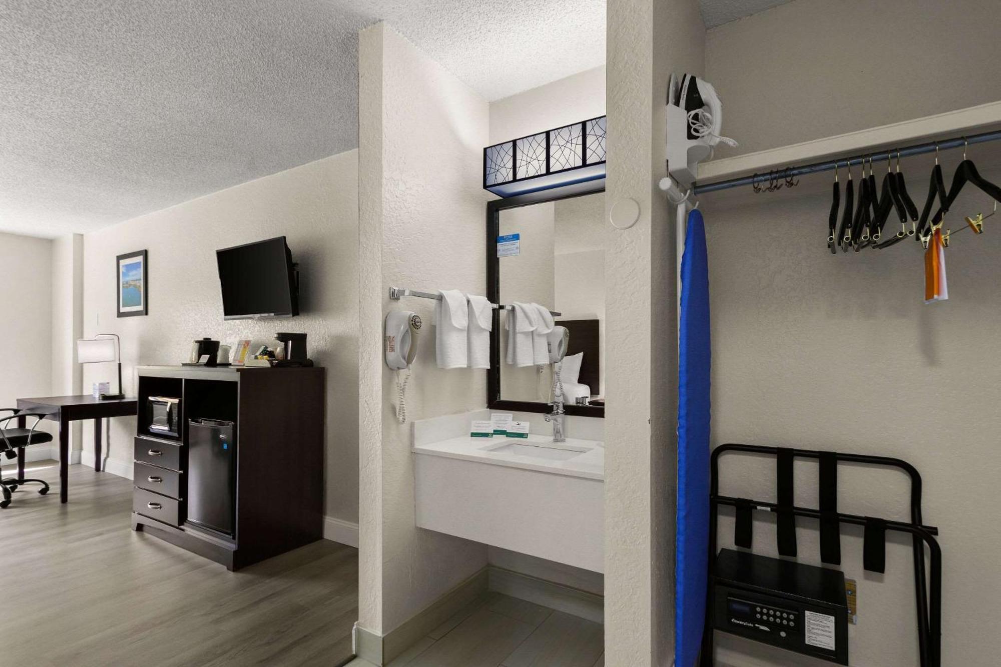 Quality Inn Sarasota I-75 Vamo Buitenkant foto